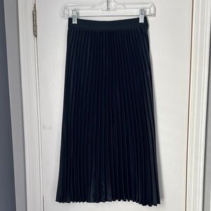 H&M Navy Blue A-Line Pleated Skirt